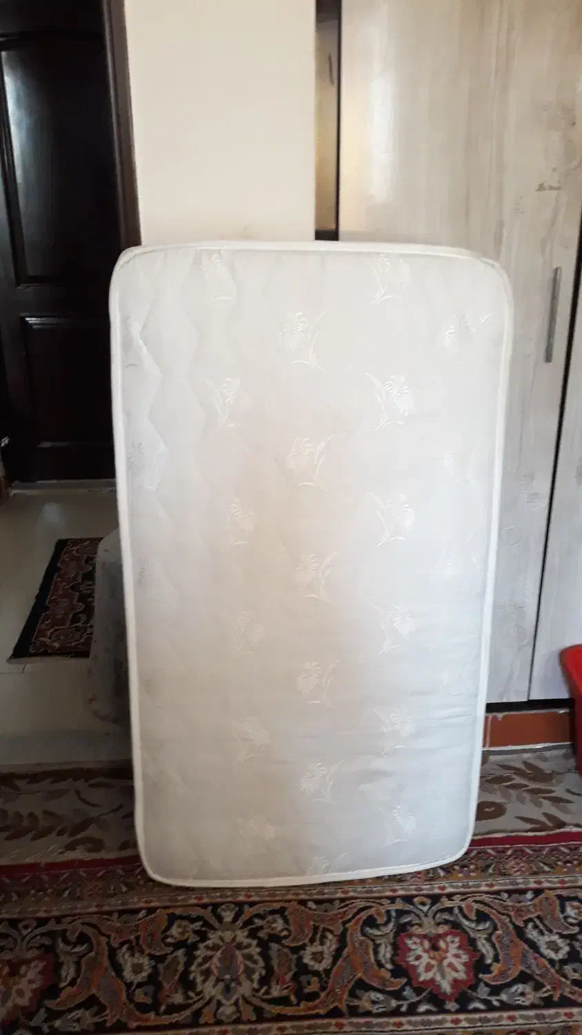 تشک تخت|تشک تختخواب|گلبهار, شهر جدید گلبهار|دیوار