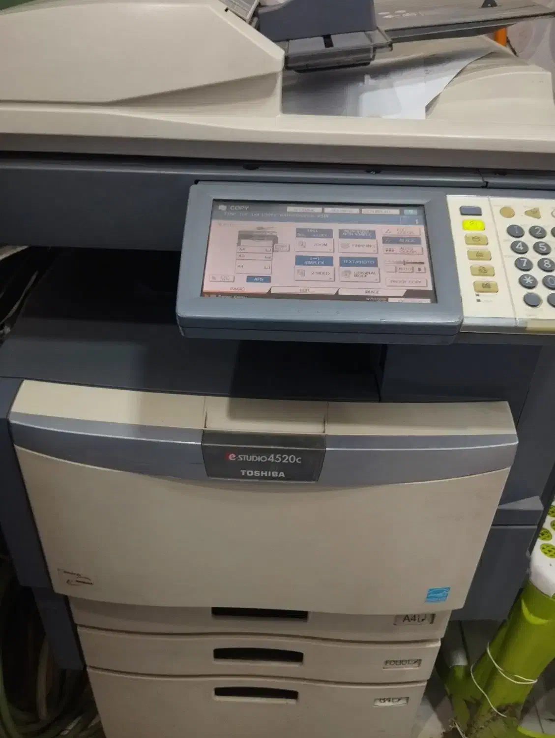 کپی رنگی و سیاه سفید در حد کم کار|پرینتر، اسکنر، کپی، فکس|مشهد, فدک|دیوار