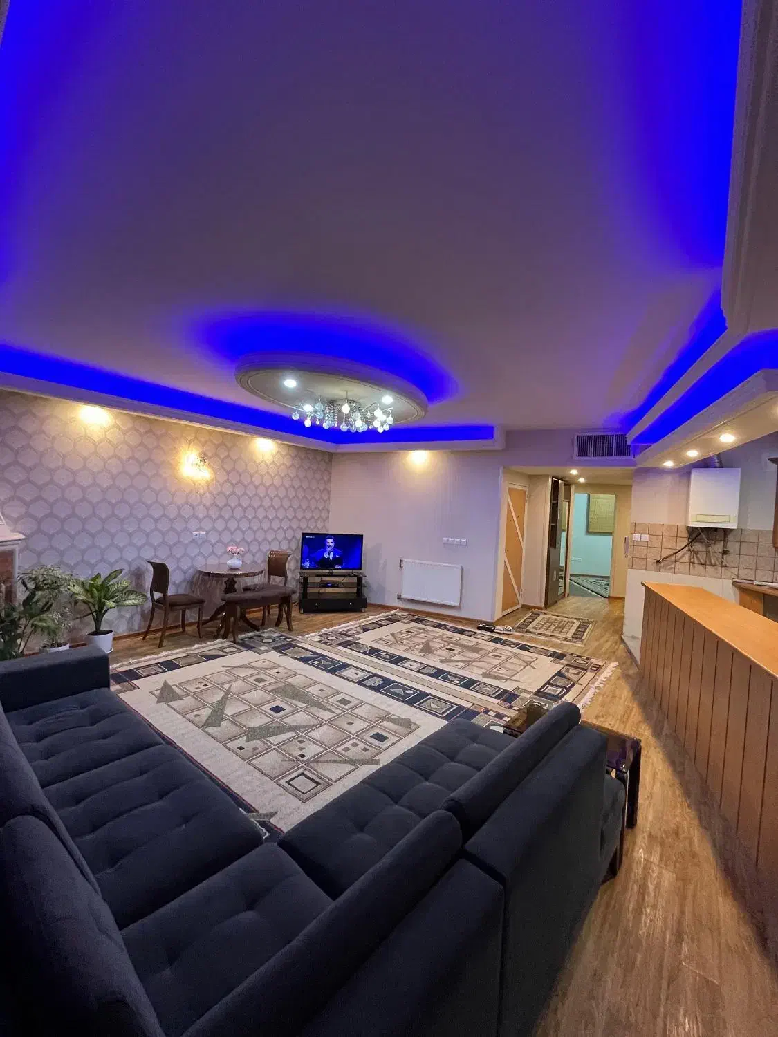 اقامتگاه خانوادگی|اجارهٔ کوتاهمدت آپارتمان و سوئیت|شیراز, فرهنگ شهر|دیوار