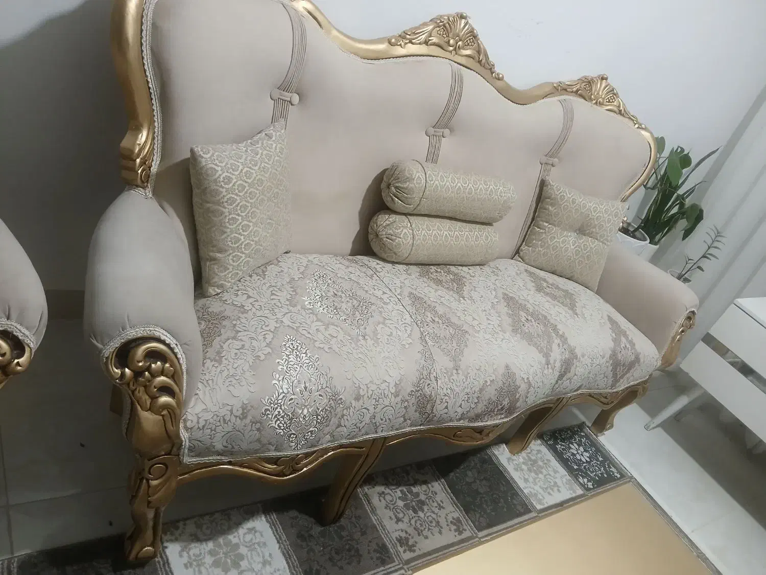 مبل|مبلمان خانگی و میز عسلی|آشخانه, |دیوار