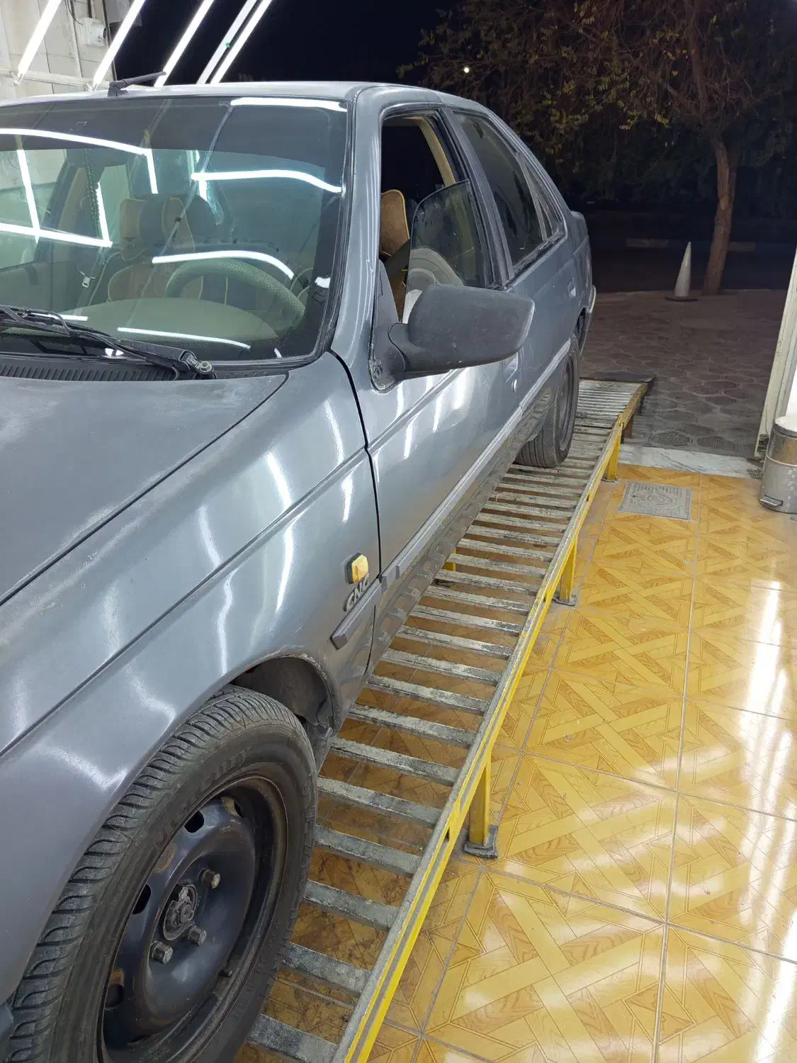 پژو 405 خاکستری مدل 89 دوگانه کارخونه|خودرو سواری و وانت|شاهینشهر, شهرک گلدیس|دیوار