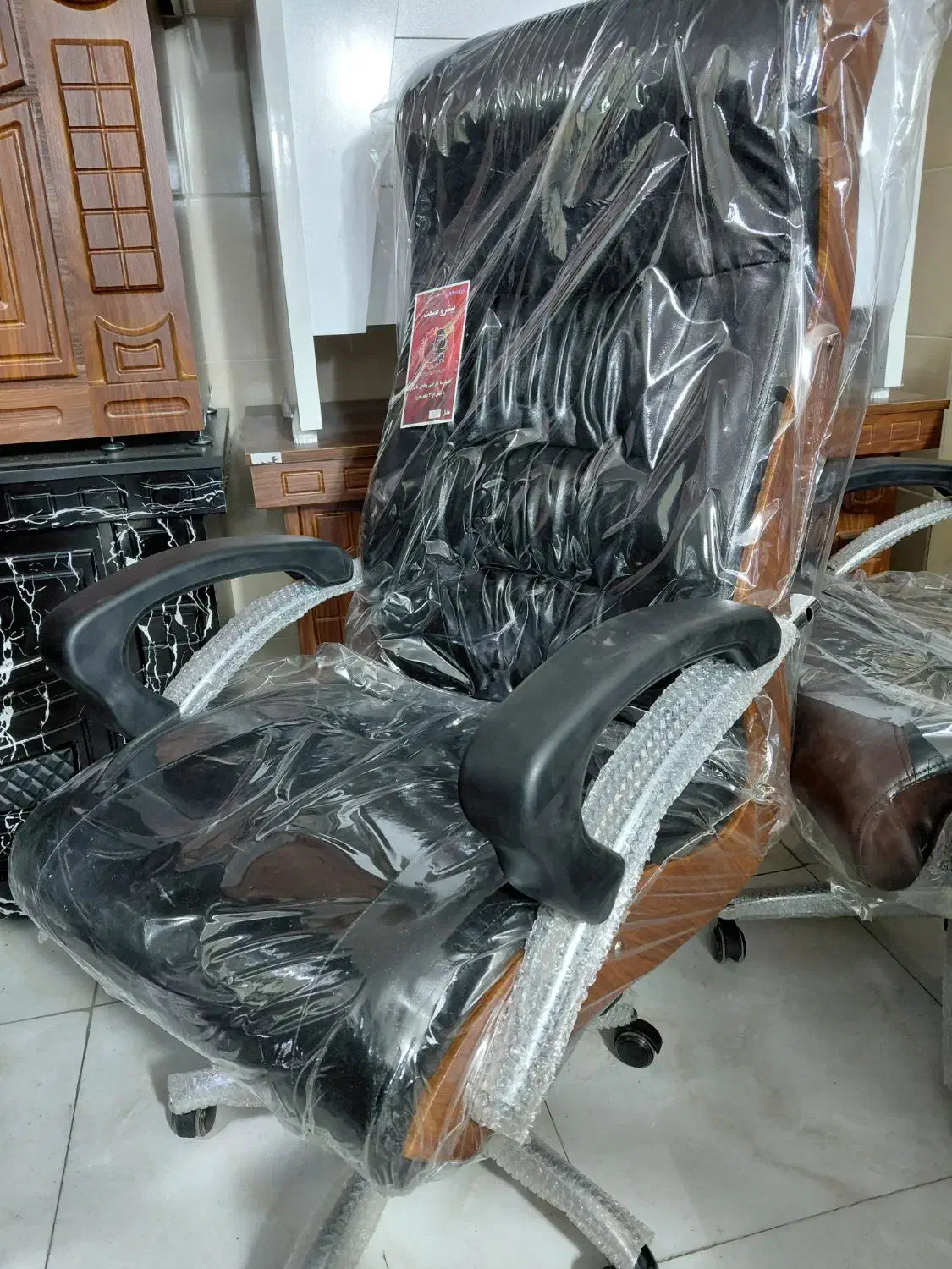 صندلی چروک بغل وکیوم کد ۱۲۰ میز کد ۵۹۰|مبلمان اداری|کرج, حصارک پایین|دیوار