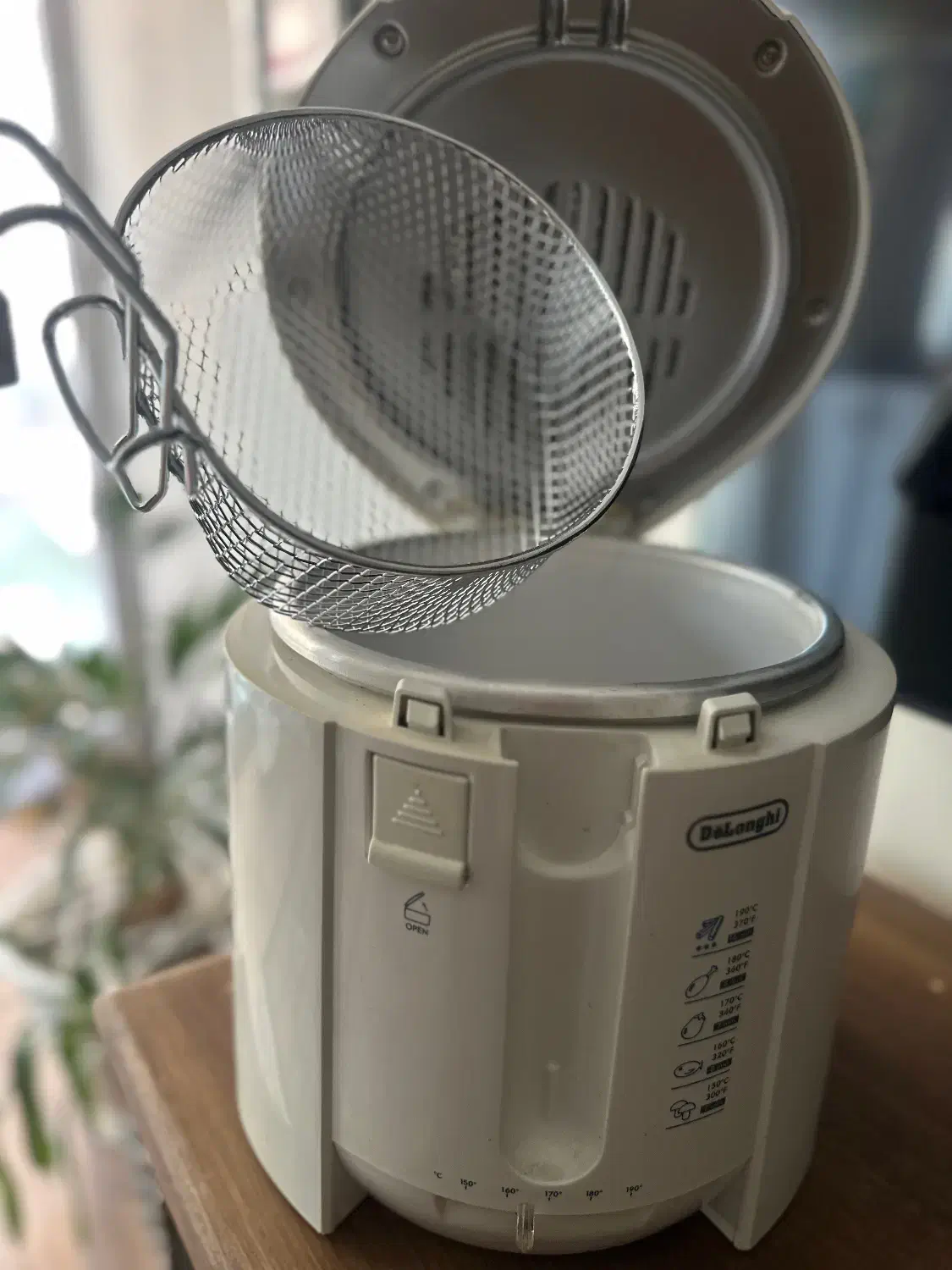 سرخکن دلونگی اصل|اجاق گاز و لوازم برقی پختوپز|مشهد, نیروی هوایی|دیوار