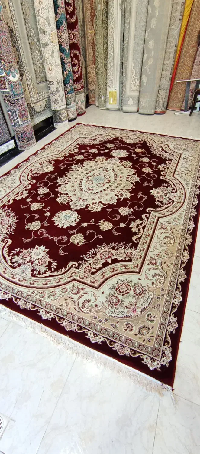 فرش۹متری۵۰۰شانه لاکی وکرم|فرش|اردبیل, |دیوار