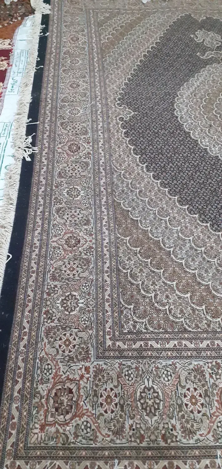 فرش دستباف ۱۸متری سرمه ای با متراژ عالی|فرش|خوی, |دیوار