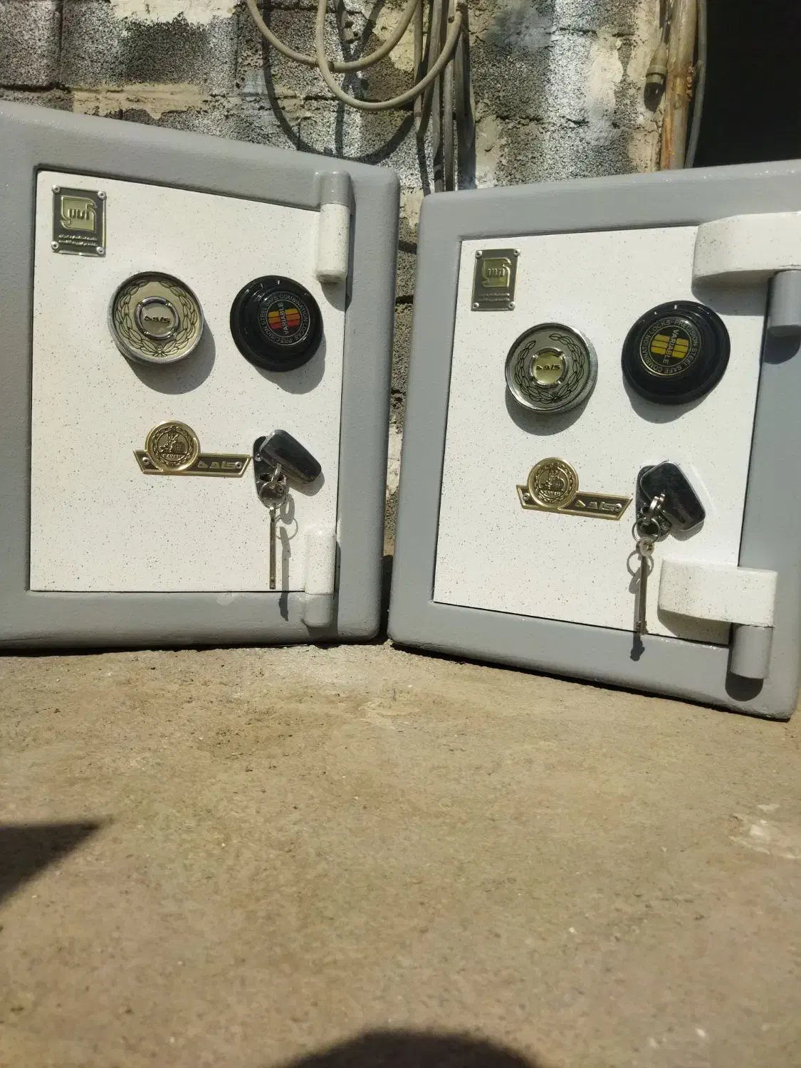 گاو و|ابزارآلات|گنبد کاووس, |دیوار