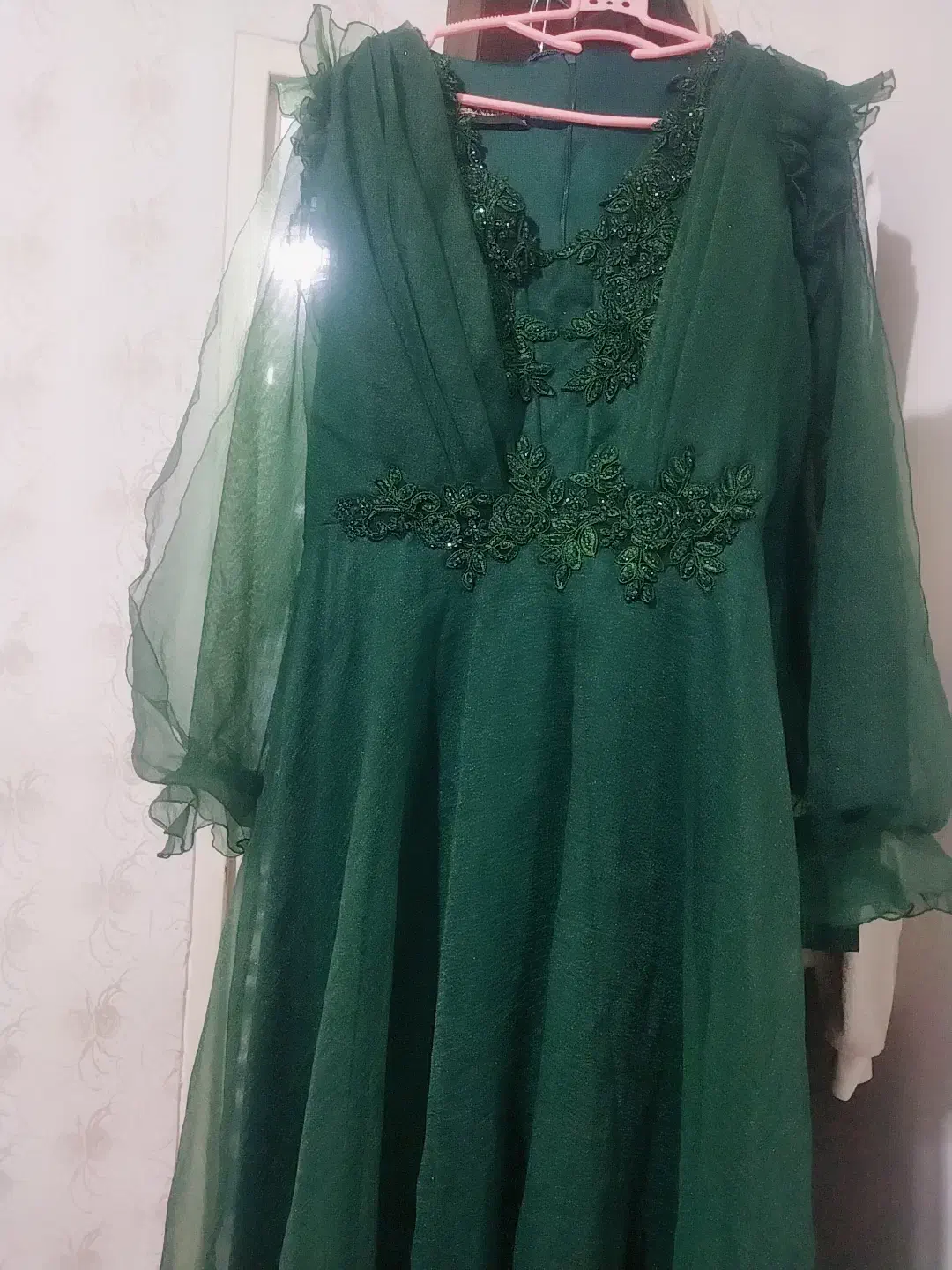 لباس مجلسی|لباس|اشتهارد, |دیوار