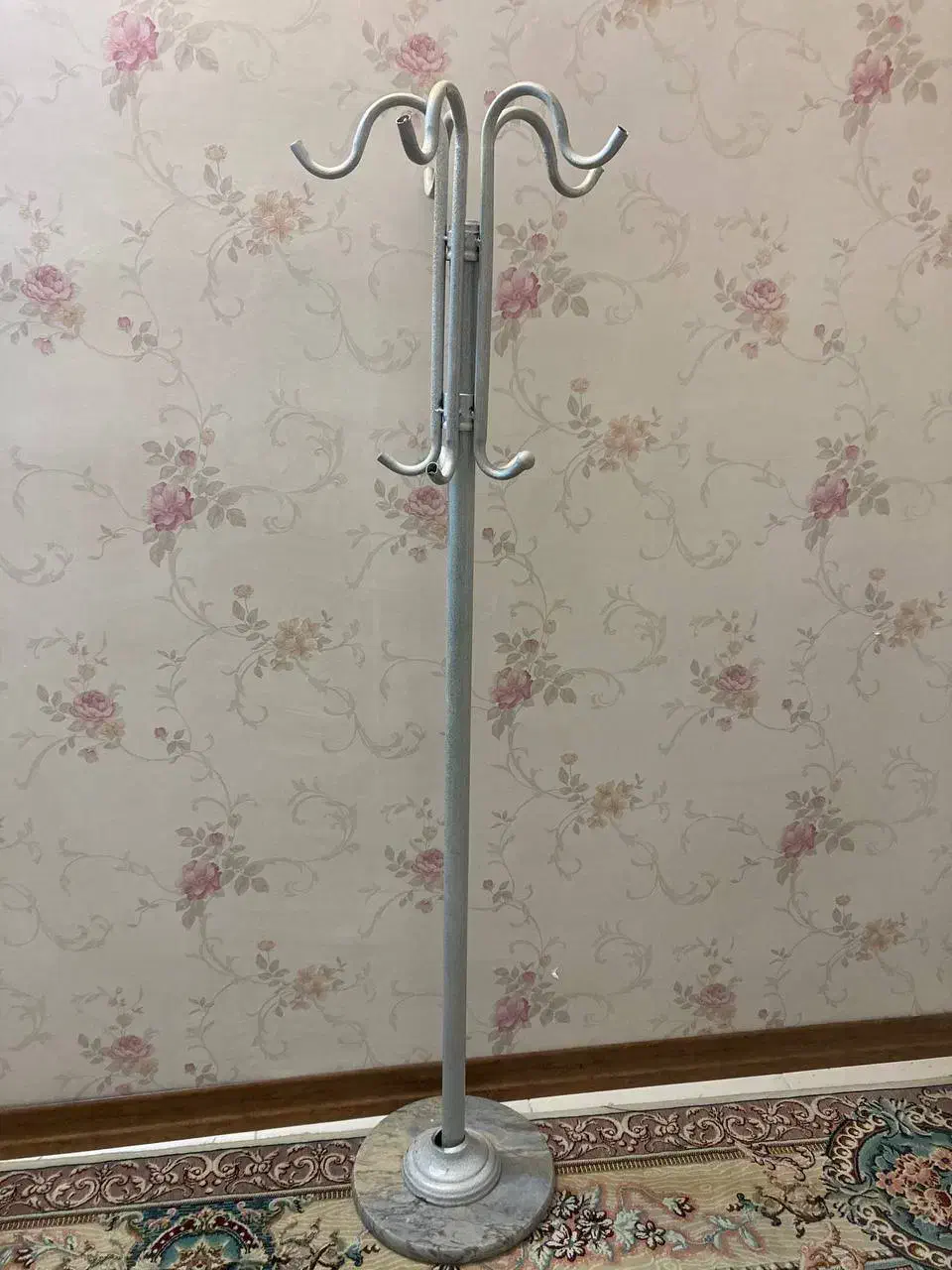 جالباسی ایستاده در حد نو به فروش میرسد|بندرخت و رختآویز|نیشابور, دارایی|دیوار