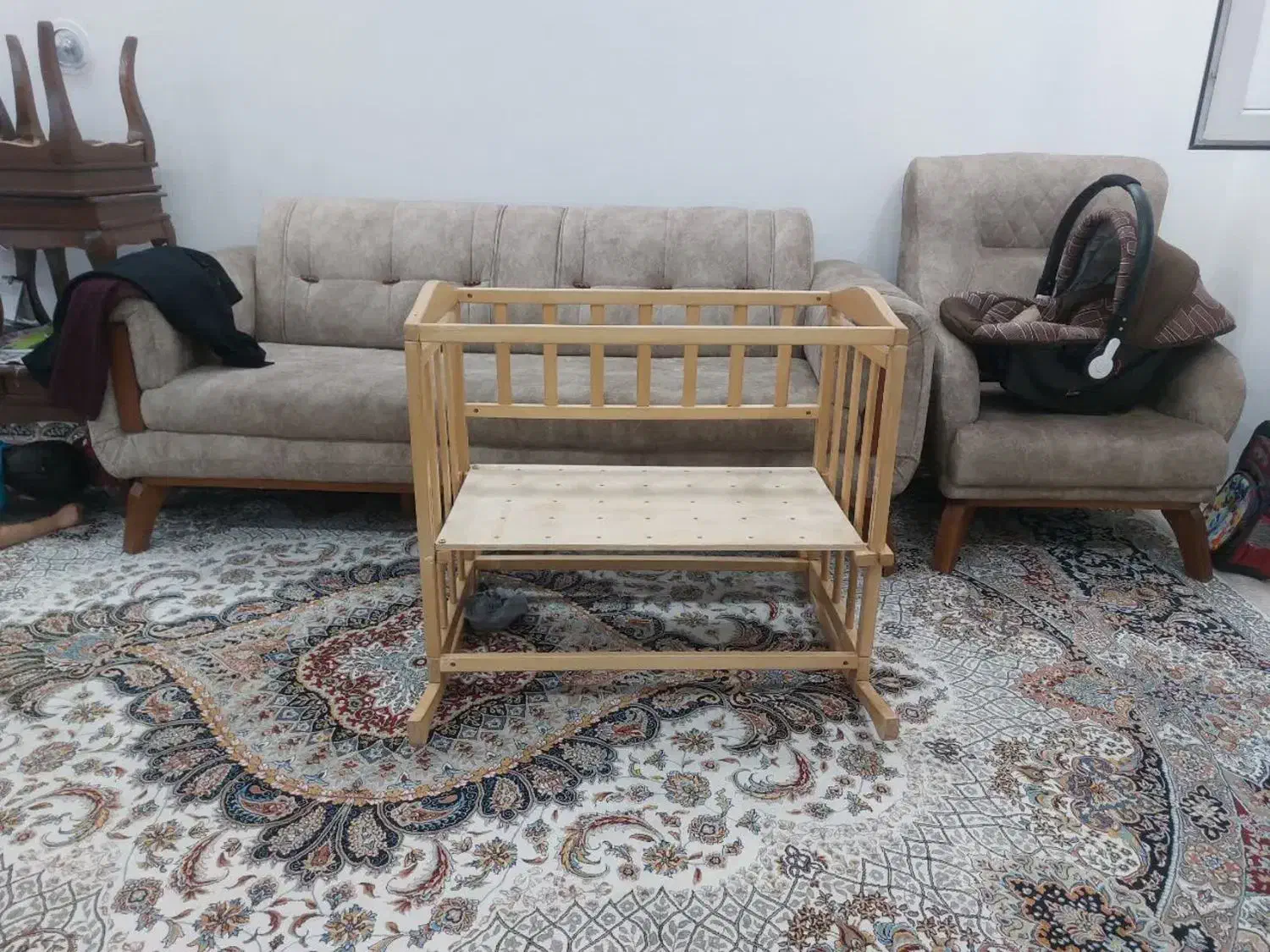 گهواره چوبی نوزاد|تخت و صندلی بچه|ری, دیلمان|دیوار
