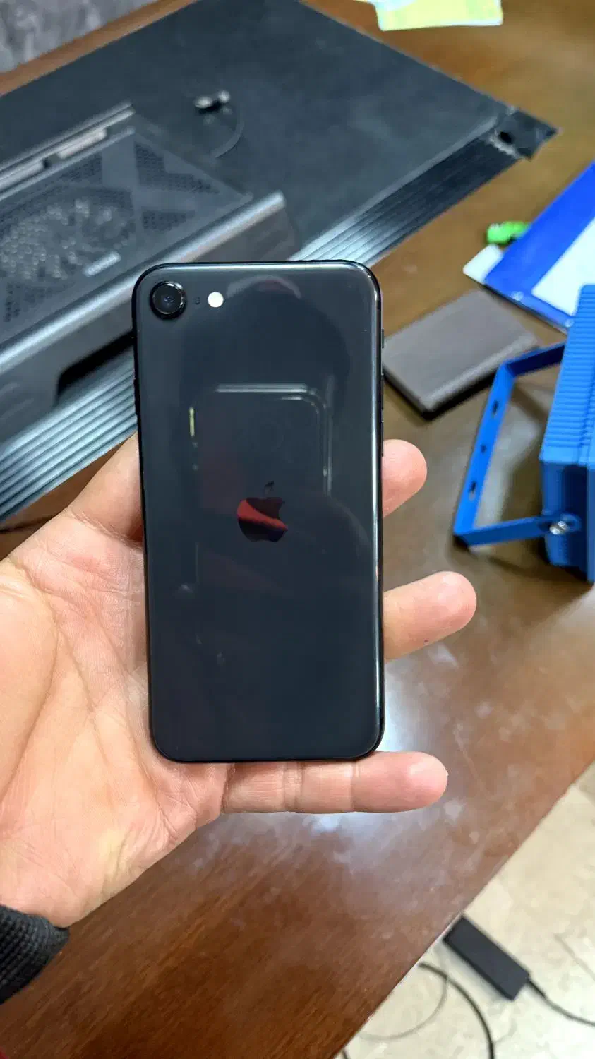 فروش ایفون se 2020|موبایل|اصفهان, آهنگران|دیوار