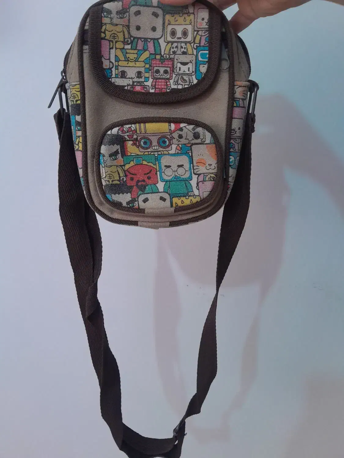 کیف|کیف، کفش، کمربند|سورک, |دیوار