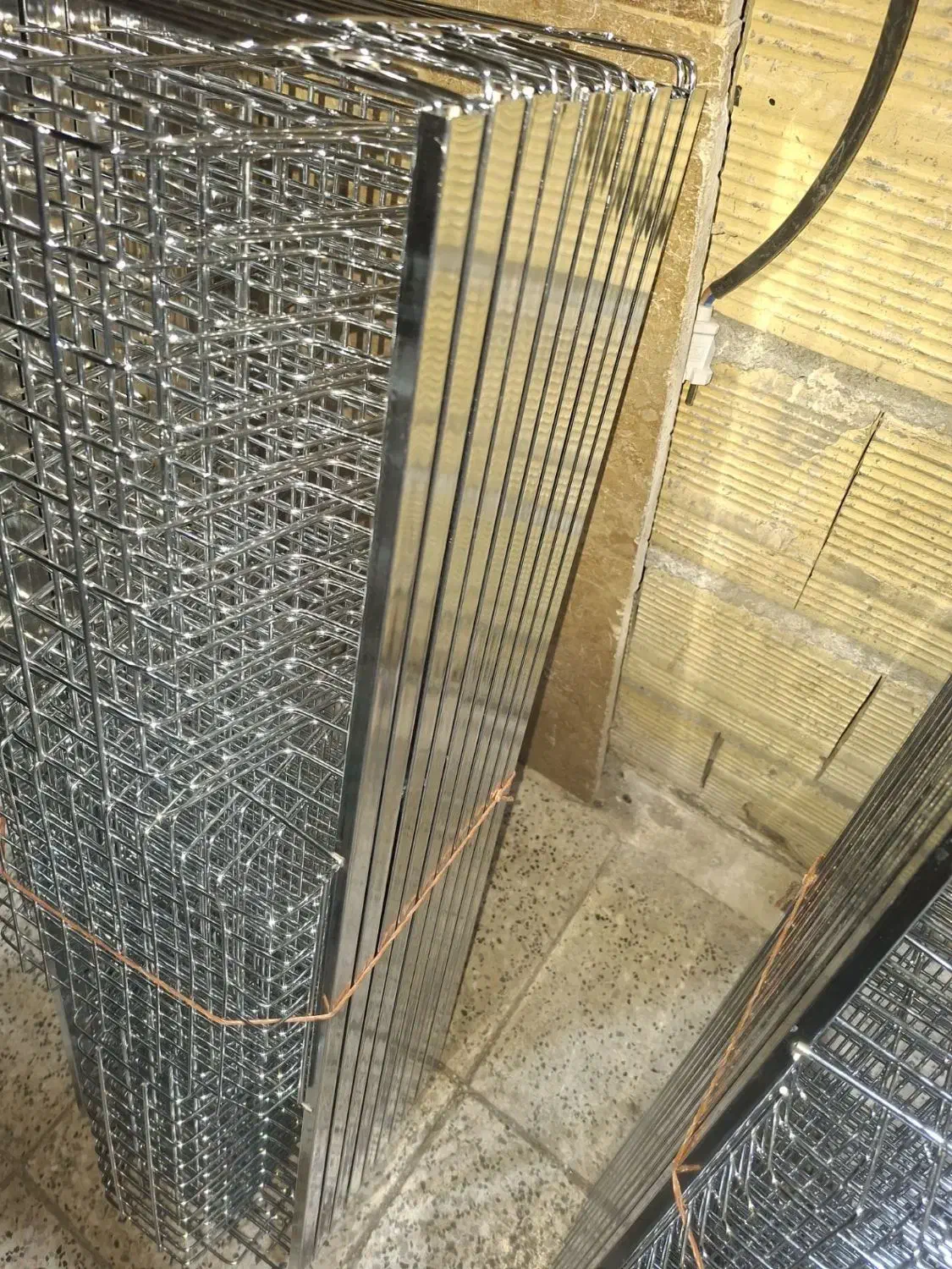 آبچکان|آب‌چکان و نظم‌دهنده ظروف|مشهد, خلق آباد سفلی|دیوار