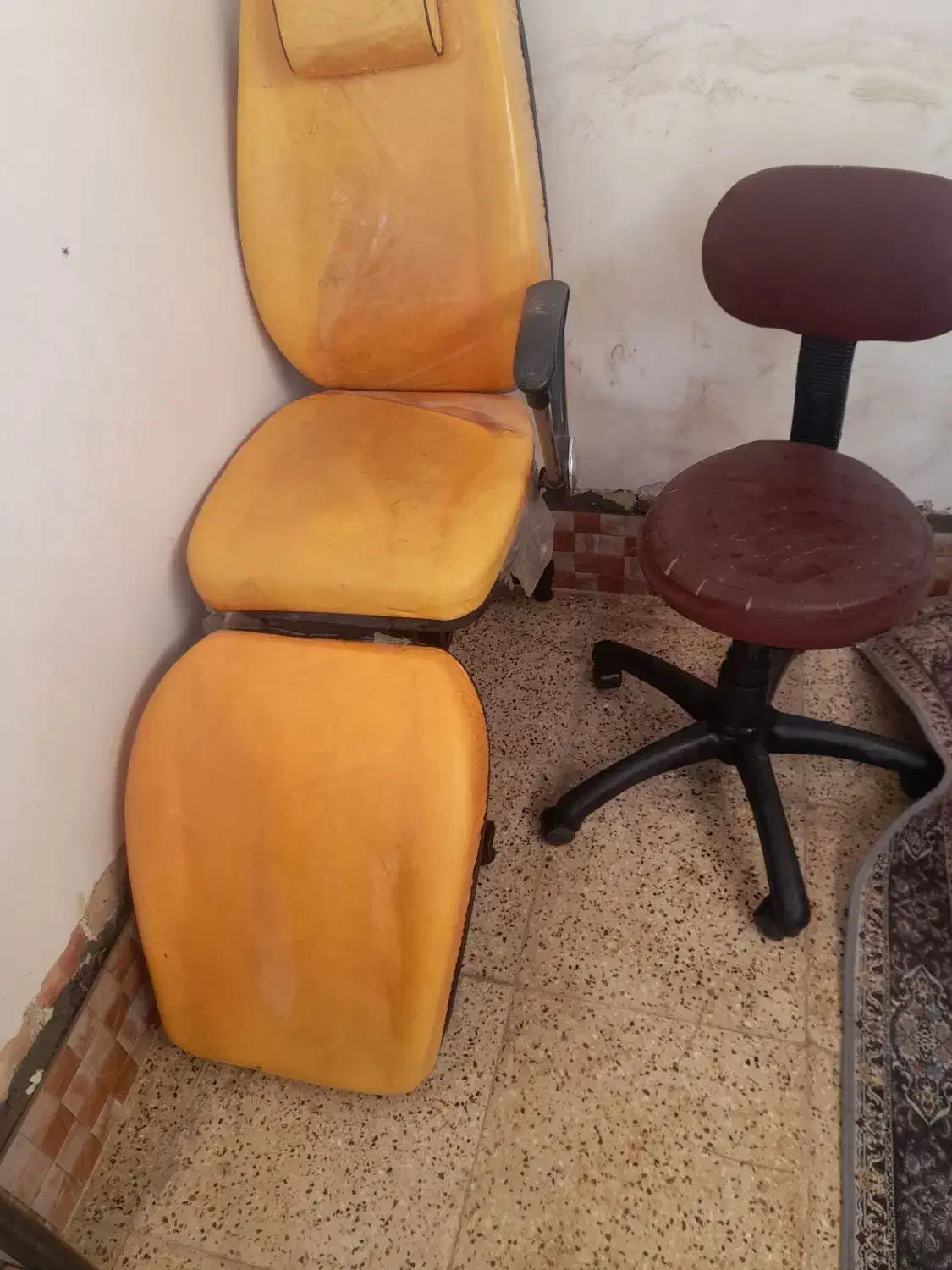 صندلی آرایشگاه|آرایشگاه و سالن‌های زیبایی|بجنورد, |دیوار