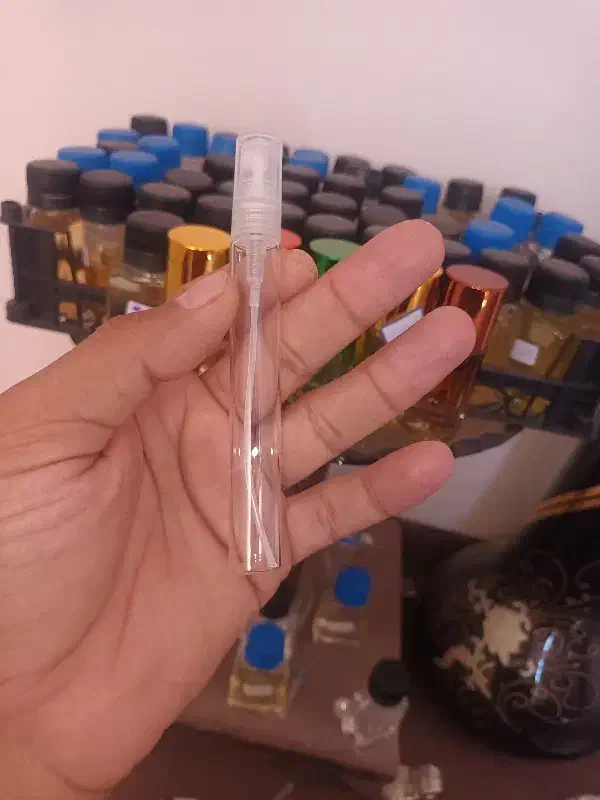 انواع عطر پرفروش باکیفیت|آرایشی، بهداشتی، درمانی|پرند, فاز ۶|دیوار