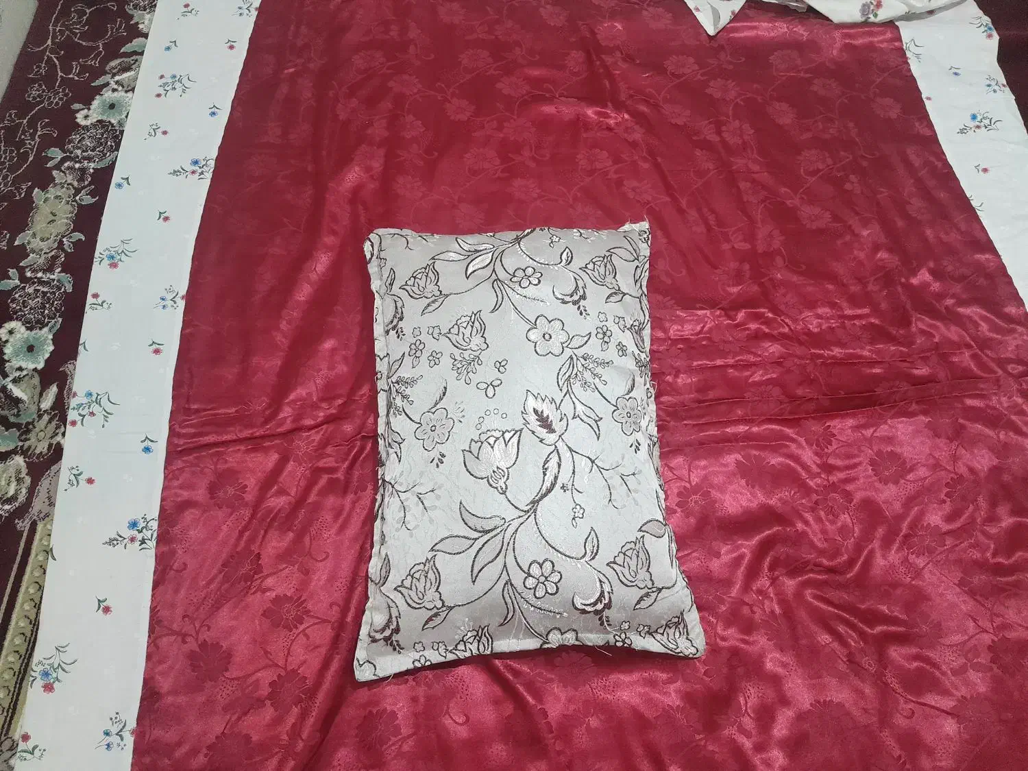 بالش|رختخواب، بالش، پتو|قم, نیروگاه|دیوار