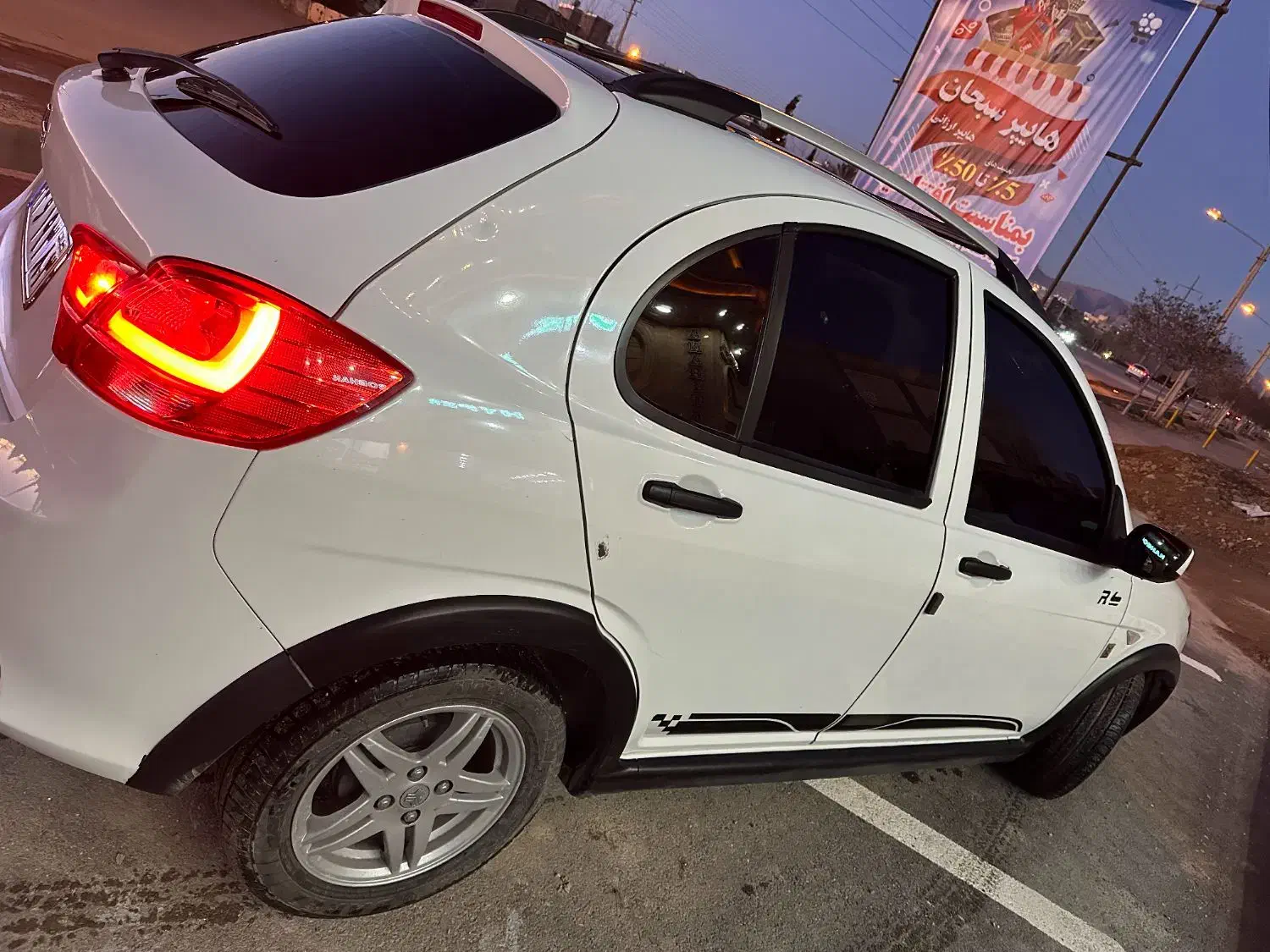 کوئیک  ۱۴۰۱|خودرو سواری و وانت|مرودشت, فاز دوم شهرک فرهنگیان|دیوار