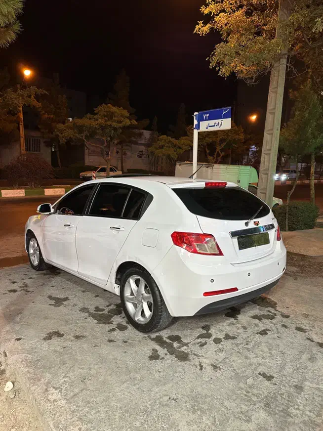 جیلی امگرند هاچبک ۲۰۱۳ دنده(اتوآریا)اقساط-معاوضه|خودرو سواری و وانت|مشهد, شریف|دیوار