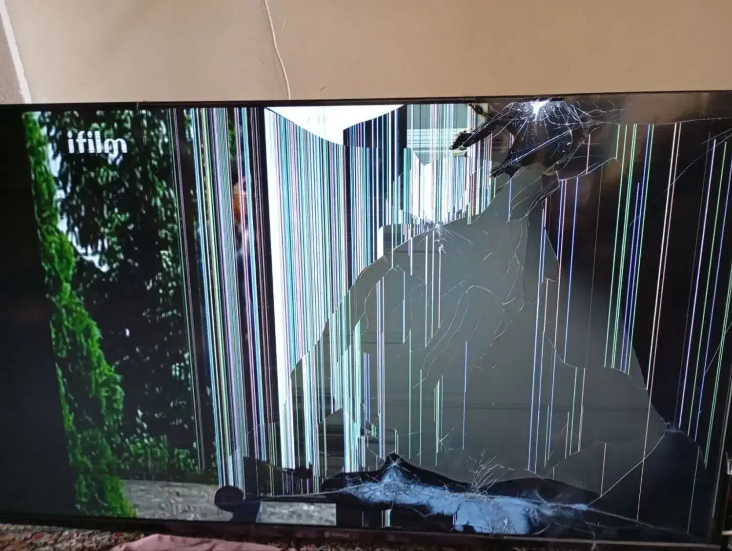 تلویزیون ال ای دی ۵۵اینج شکسته بفروش میرسد|تلویزیون و پروژکتور|کرمان, |دیوار