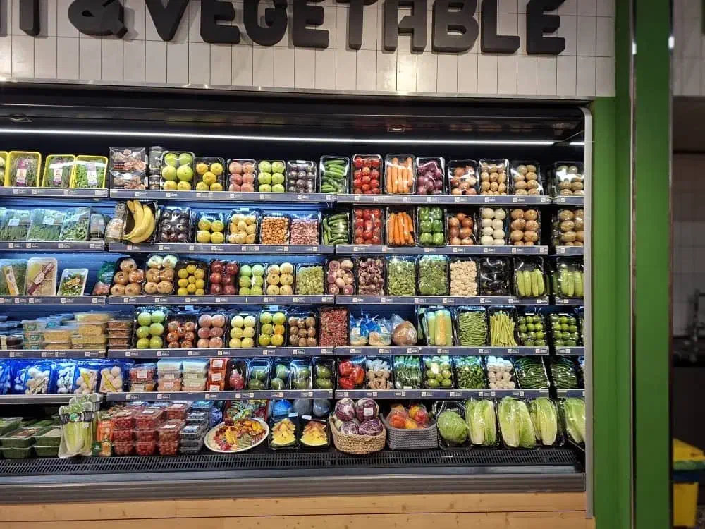 فروشنده فروت بار شیرازمال|استخدام خدمات فروشگاه و رستوران|شیراز, زرگری|دیوار