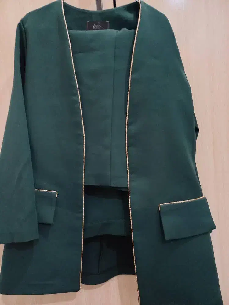 پوشاک|لباس|اهواز, سیصد دستگاه|دیوار