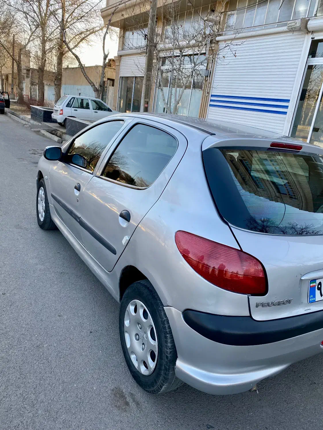 ماشین ۲۰۶ مدل ۸۴ رخ ۹۴|خودرو سواری و وانت|الوند, |دیوار