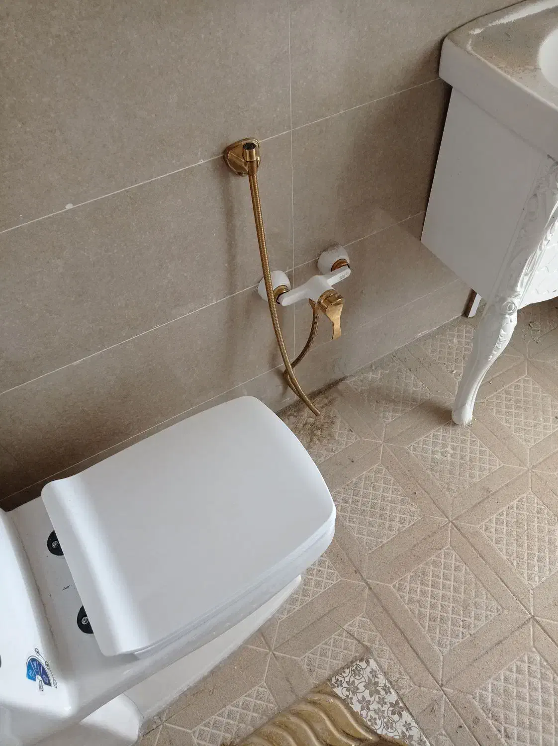 لوله کشی سرد و گرم شوفاژ فاظاب نصب آبگرمکن وشیرالا|خدمات پیشه و مهارت|نهاوند, |دیوار