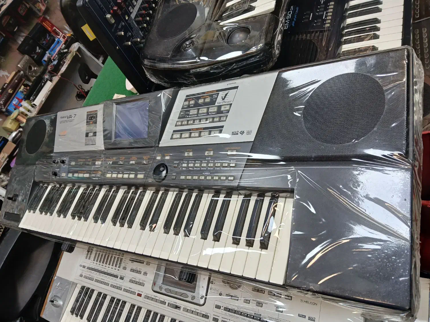 ارگ رولند VA7|پیانو، کیبورد، آکاردئون|تبریز, |دیوار