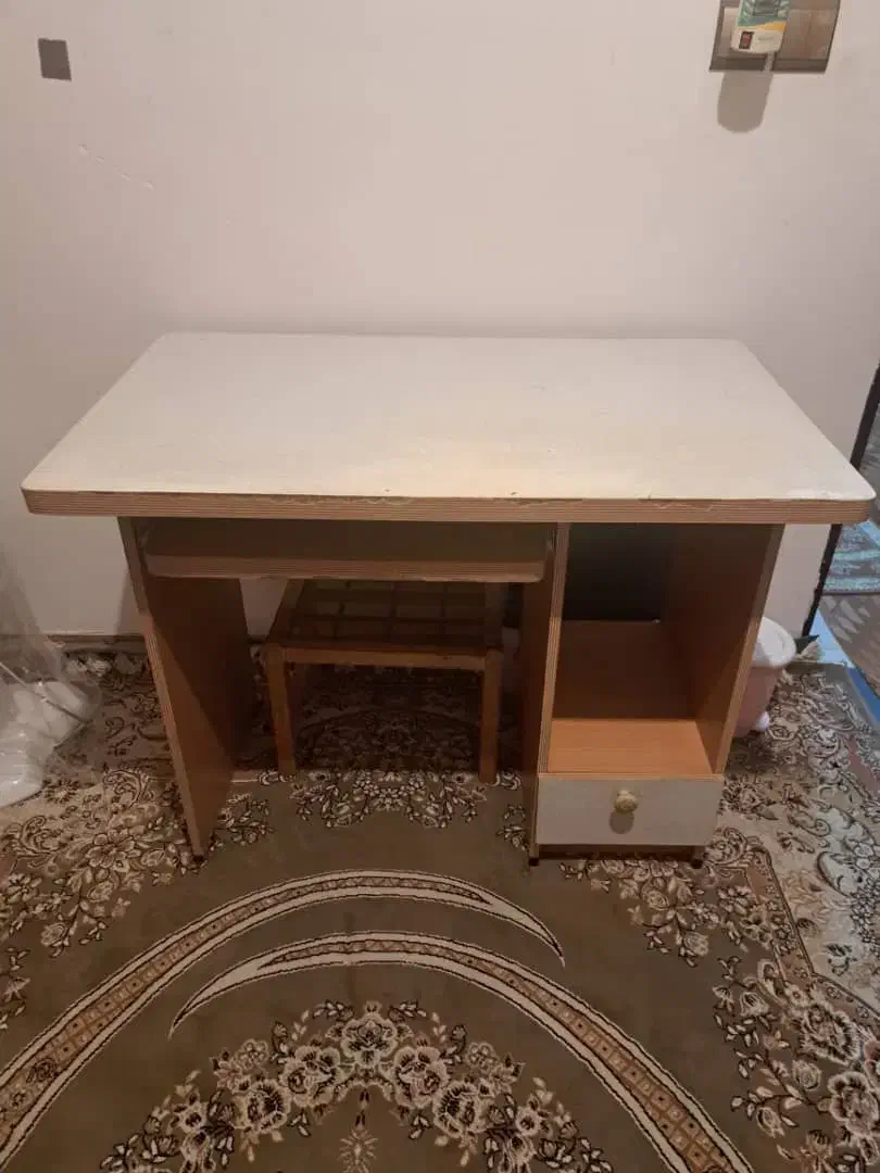 میز کامپیوتر|میز تحریر و کامپیوتر|لاهیجان, امیرشهید|دیوار