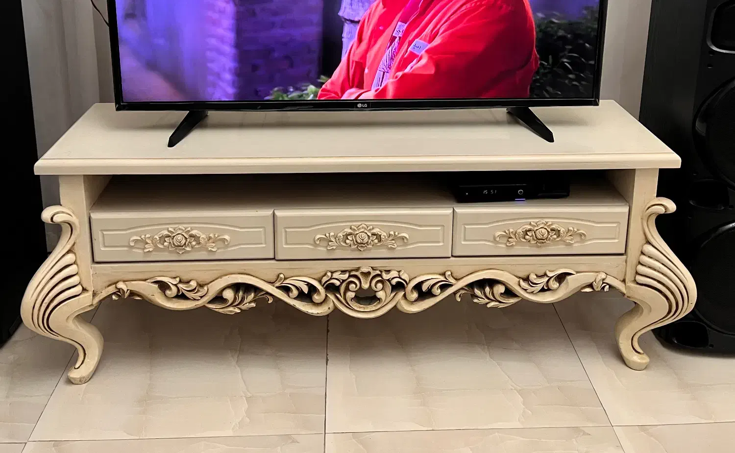 آینه و کنسول تمام چوب منبت کاری شده و میز تی وی|بوفه، ویترین، کنسول|قیامدشت - خاورشهر, |دیوار