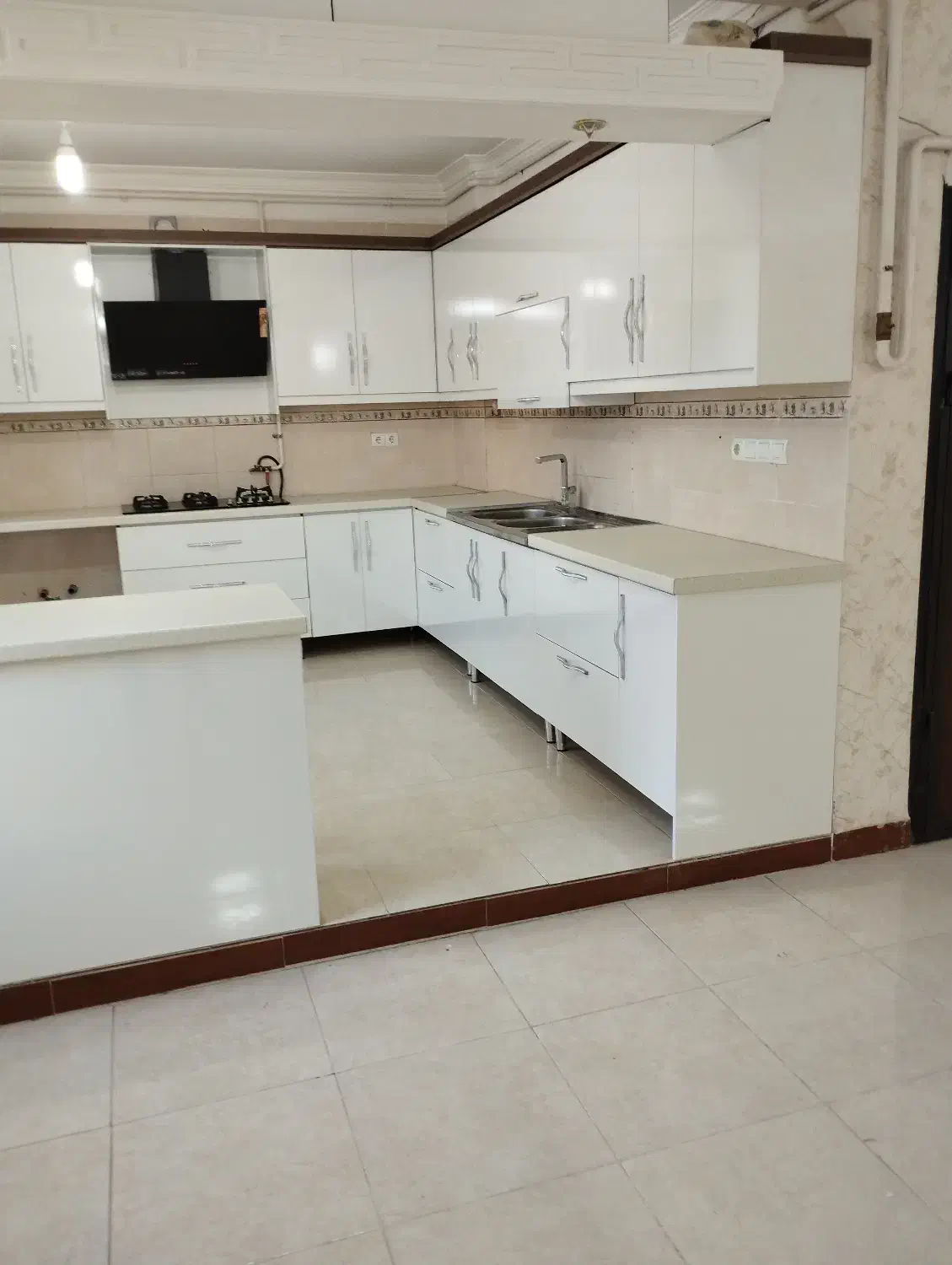 فروش واحد ،آپارتمان/ 126 متر اندیشه/فاز ۳|فروش آپارتمان|بروجرد, |دیوار