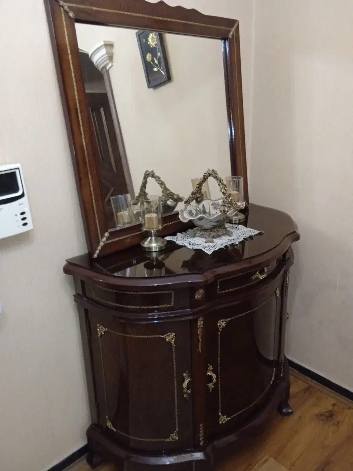 کنسول به همراه آینه|بوفه، ویترین، کنسول|قزوین, |دیوار