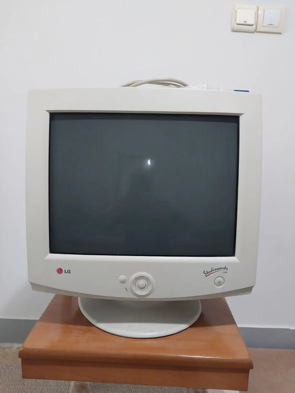 مانیتور ۱۷ اینچ LG کم کارکرد|قطعات و لوازم جانبی رایانه|شیراز, زند|دیوار