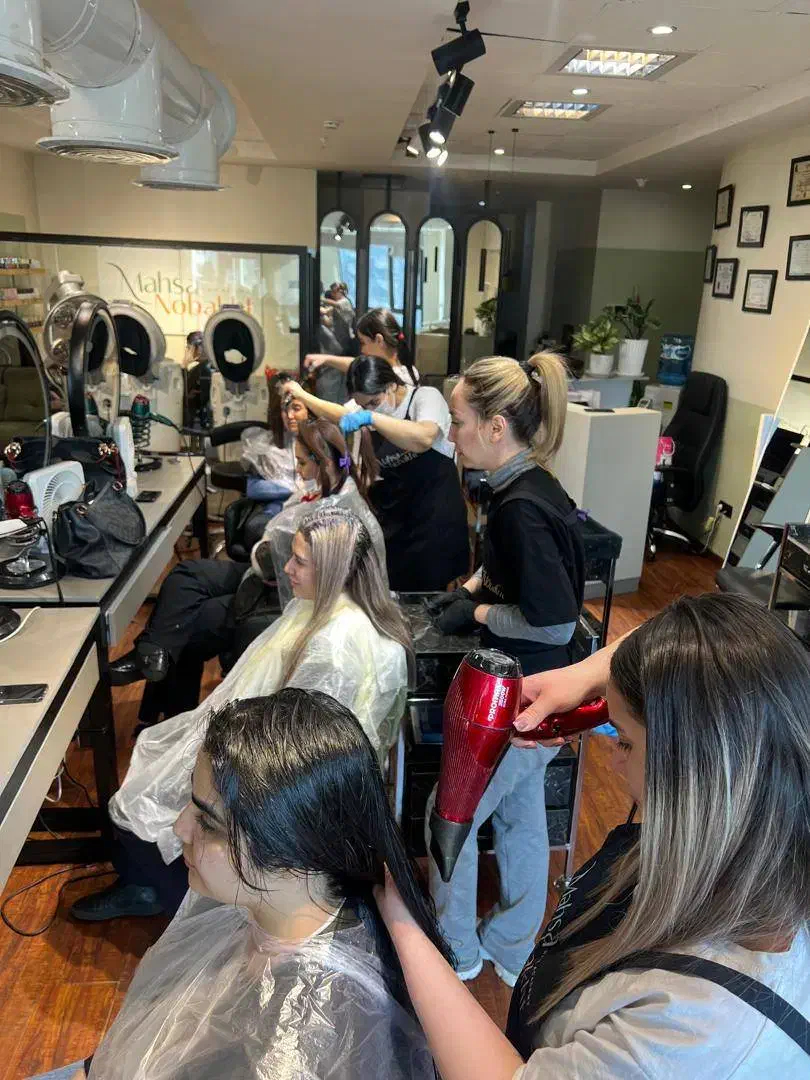 استخدام کراتین کار حرفه ای|استخدام درمانی، زیبایی، بهداشتی|تهران, سعادتآباد|دیوار