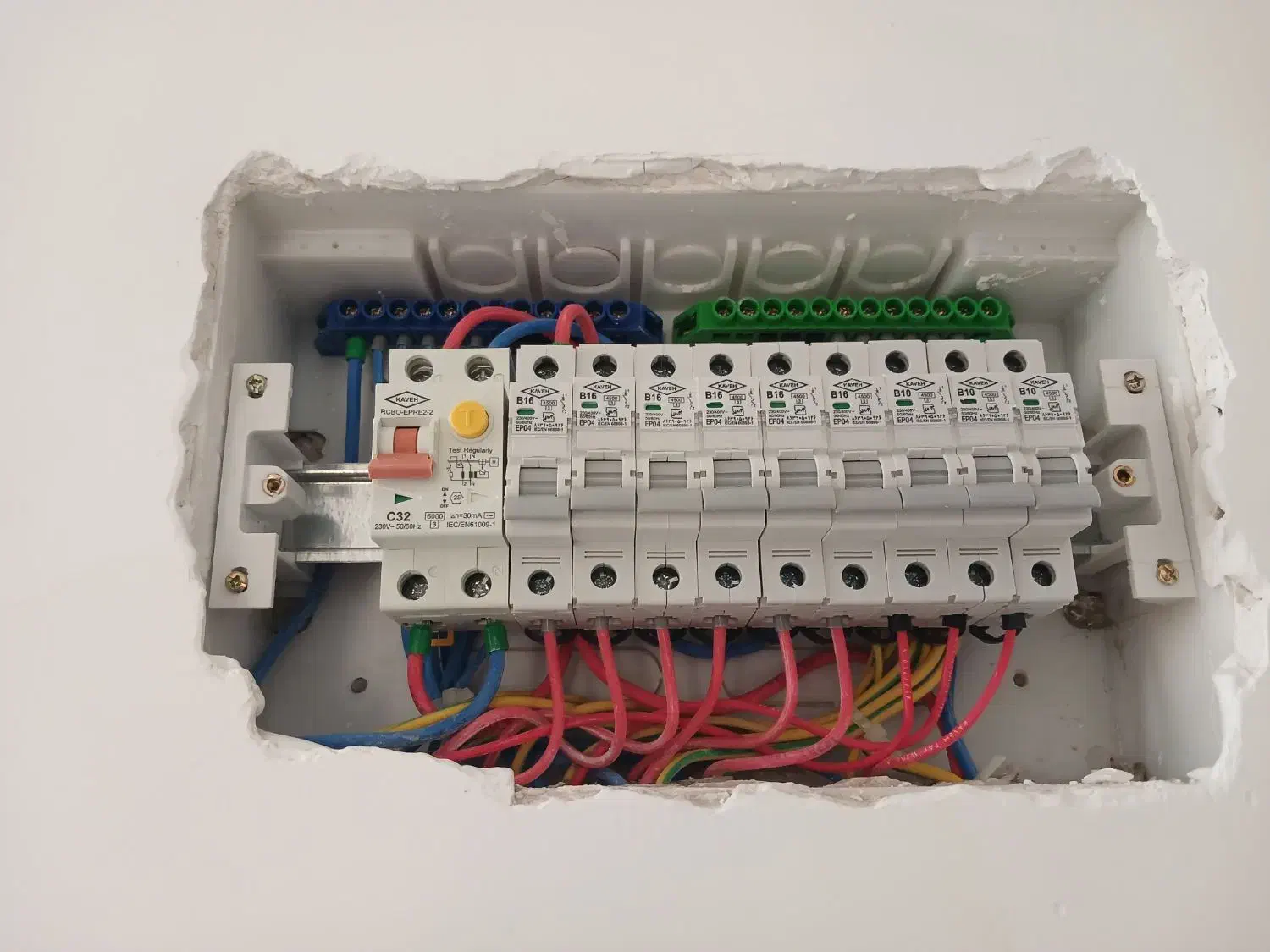 برقکار ساختمان دوربین دزدگیر اطفا حریق لاین نوری|خدمات پیشه و مهارت|خرمآباد, |دیوار