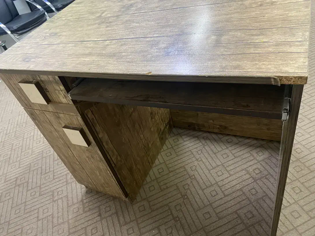 میز|میز تحریر و کامپیوتر|یزد, |دیوار