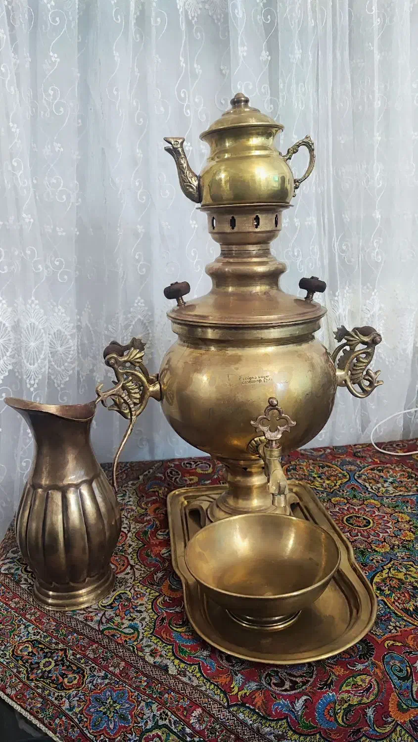 سماوربرنجی قدیمی|کلکسیون اشیاء عتیقه|لنگرود, |دیوار