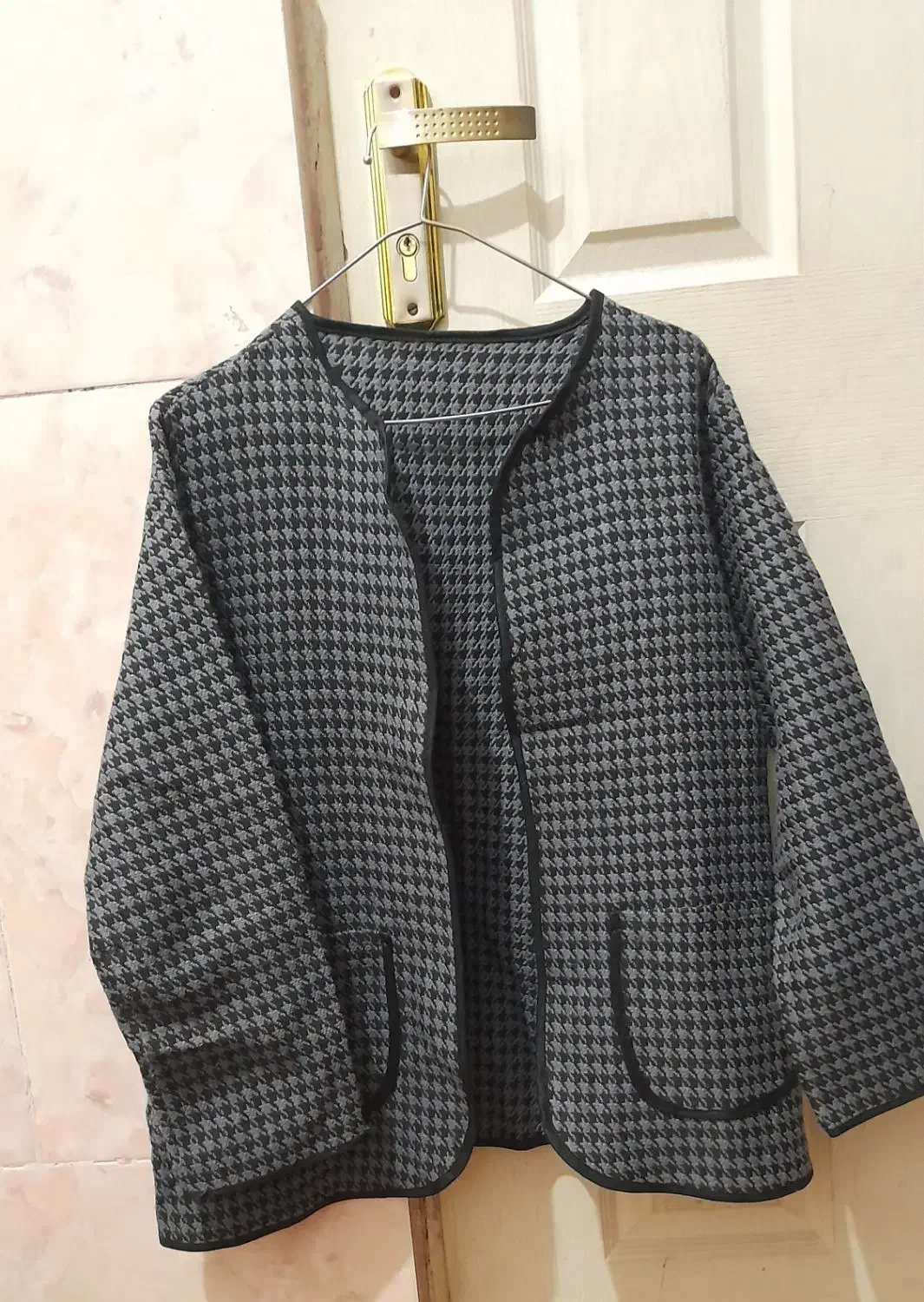 مانتو|لباس|قم, آذر (نکویی)|دیوار