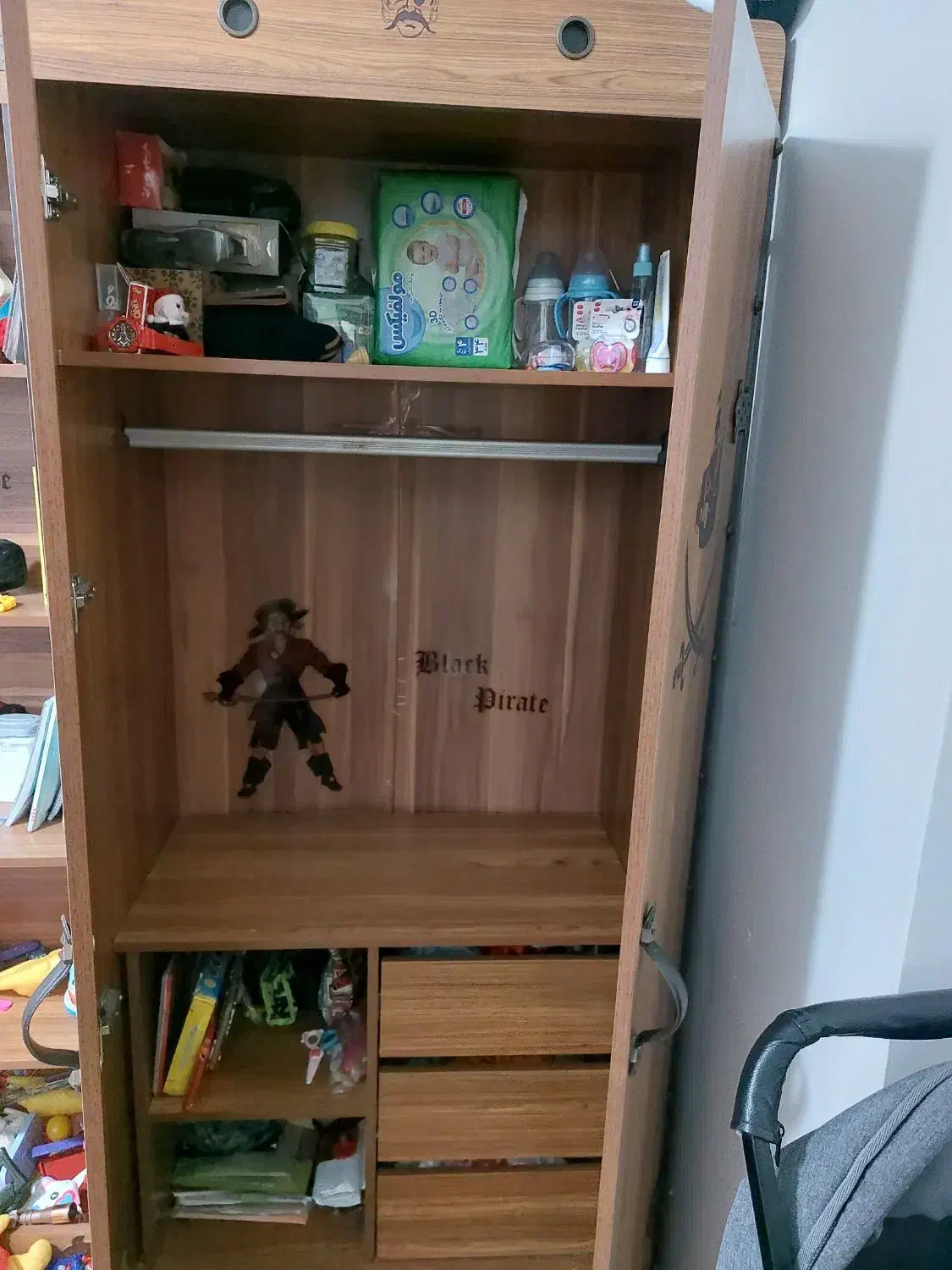 کمدلباس  وتخت نوجوانی با تشک در حد نو سالم|تخت و سرویس خواب|محمدشهر, سیدآباد|دیوار