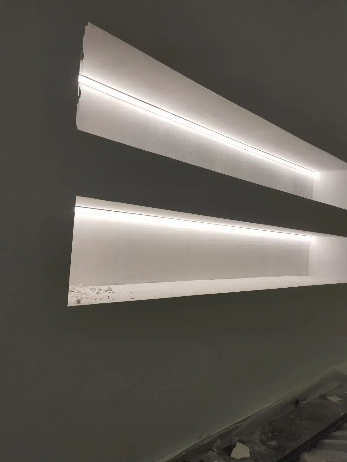 طراح و تولید کننده انواع سیستم های روشنایی و لاین|لامپ و چراغ|تهران, فردوسی|دیوار