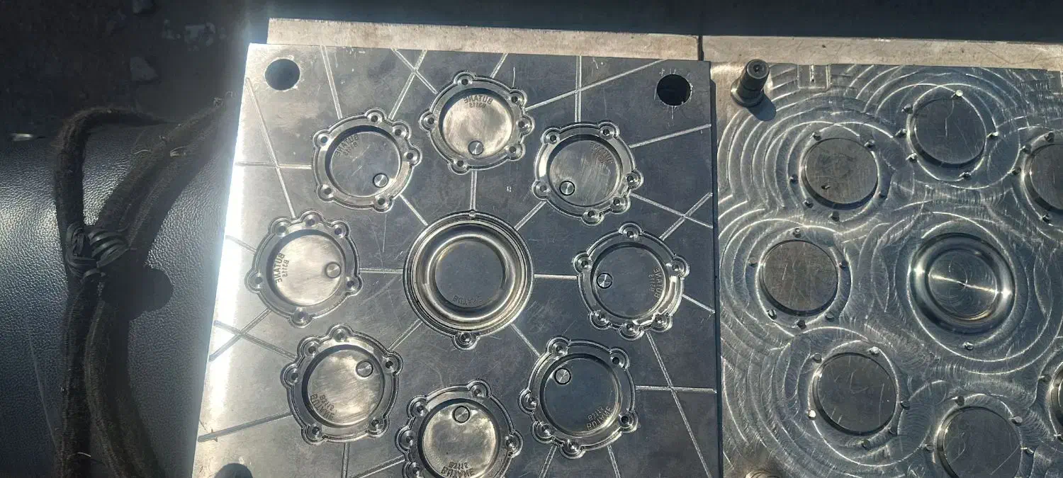 فروش 3 عدد قالب تولید قطعات آبگرمکن دیواری بوتان|آبگرمکن، پکیج، شوفاژ|تهران, فلسطین (میدان انقلاب)|دیوار