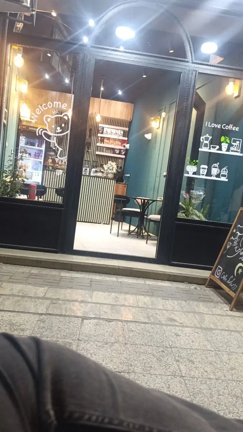 استخدام  خانم برای کافه فرفری|استخدام خدمات فروشگاه و رستوران|خرم‌آباد, |دیوار