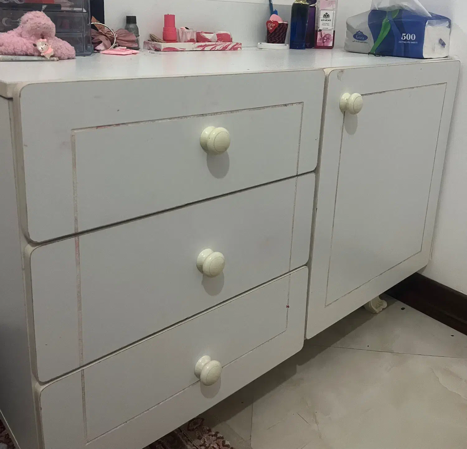 تخت نوجوان بهمراه تشک و کمد و میز قراردادن لوازم|تخت و سرویس خواب|قائمشهر, |دیوار