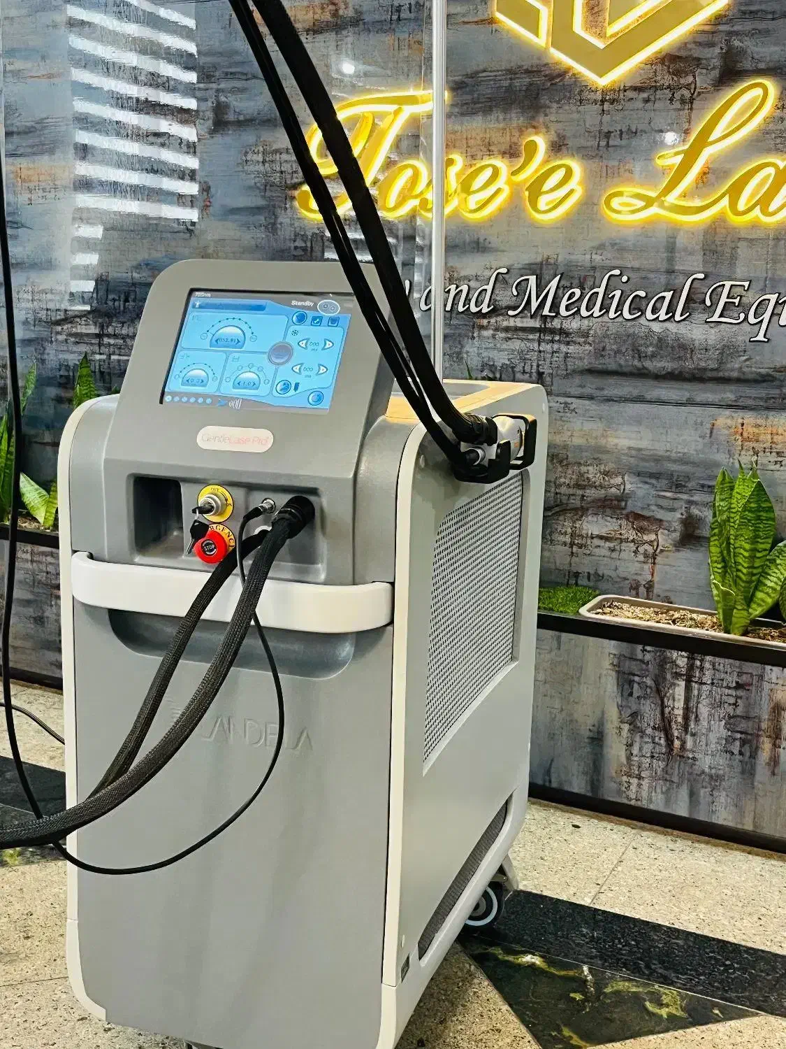 دستگاه لیزر|آرایشی، بهداشتی، درمانی|رشت, بلوار گیلان|دیوار