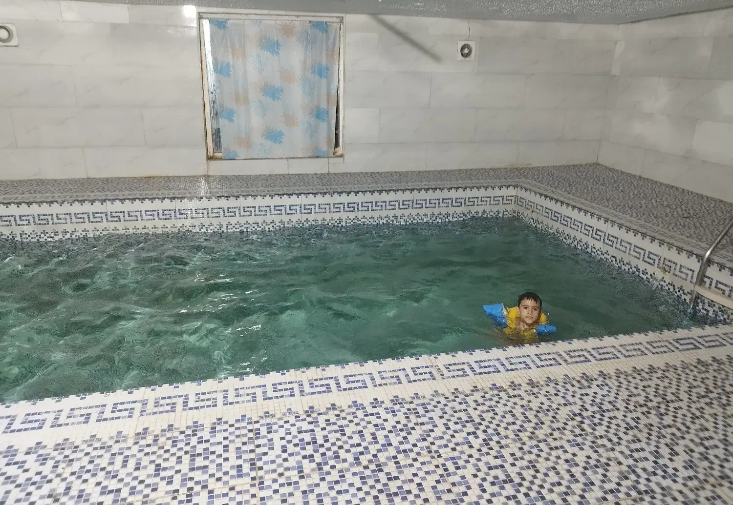 اجاره باغ ویلا شاهنامه استخرابگرم مستقیم مالک هستم|اجارهٔ کوتاه‌مدت ویلا و باغ|مشهد, چهاربرج|دیوار