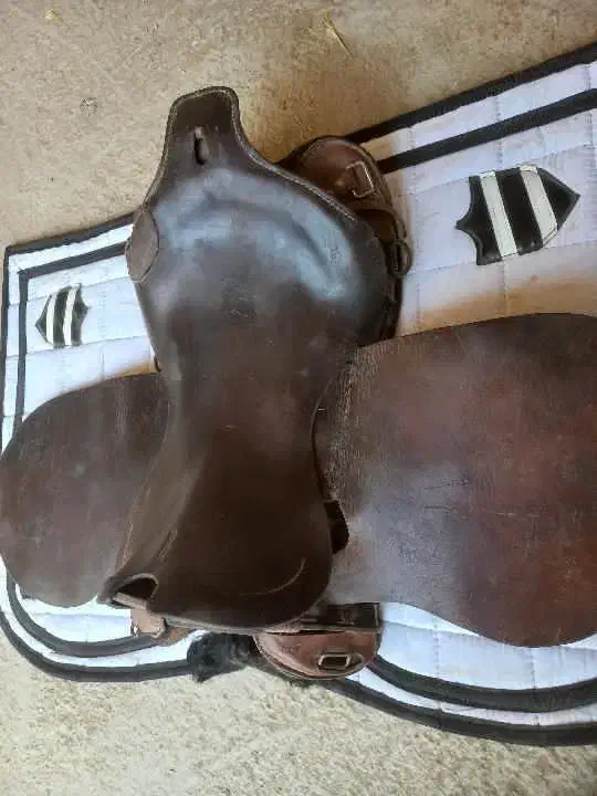 زین قدیمی آنتیک|اسب و تجهیزات اسبسواری|اصفهان, شهید رجایی|دیوار