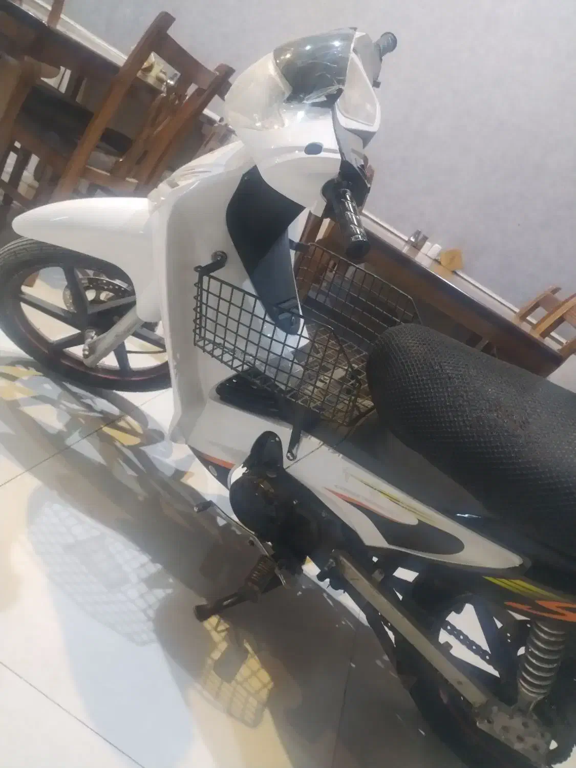 موتور لاکی پیشرو|موتورسیکلت|تربتحیدریه, داروپخش|دیوار