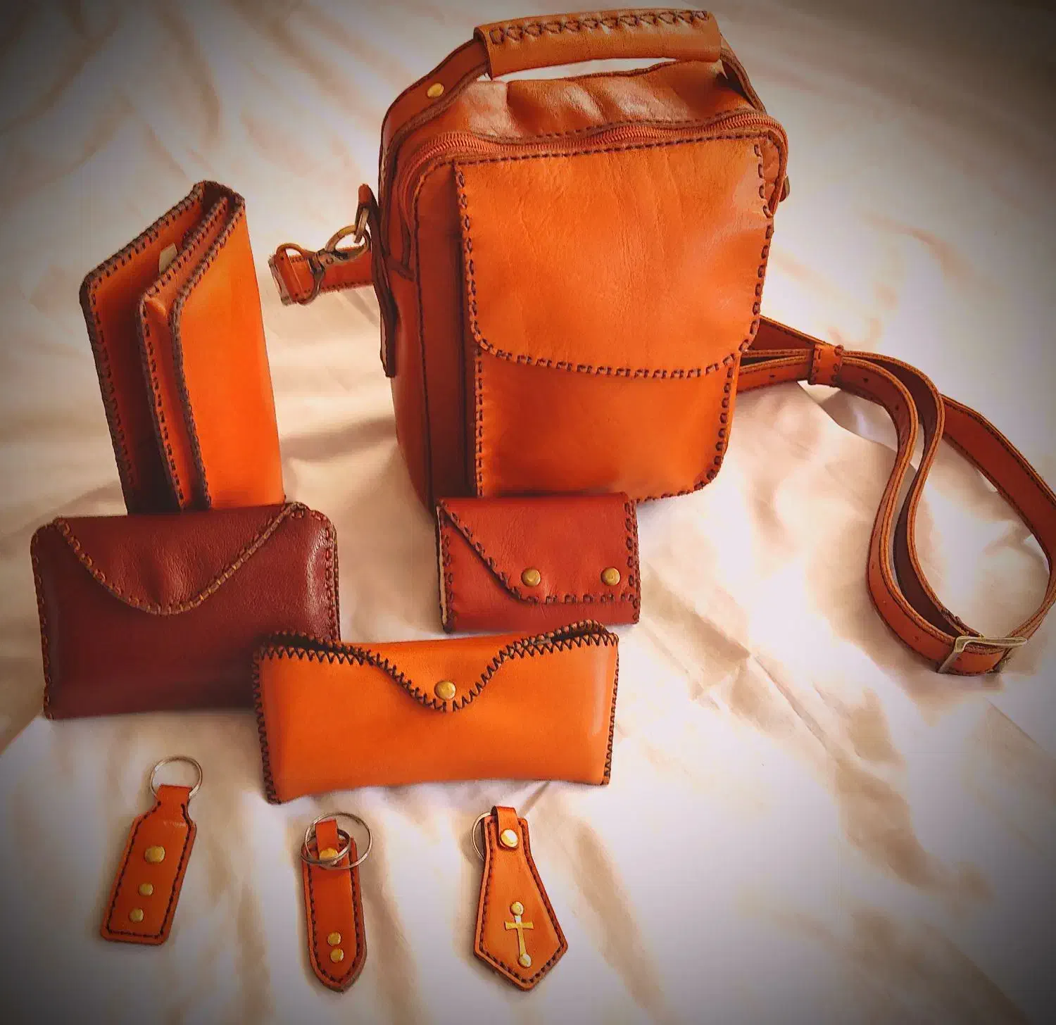 کیف رودوشی چرم گاوی|کیف، کفش، کمربند|شاهین‌شهر, خانه کارگر|دیوار