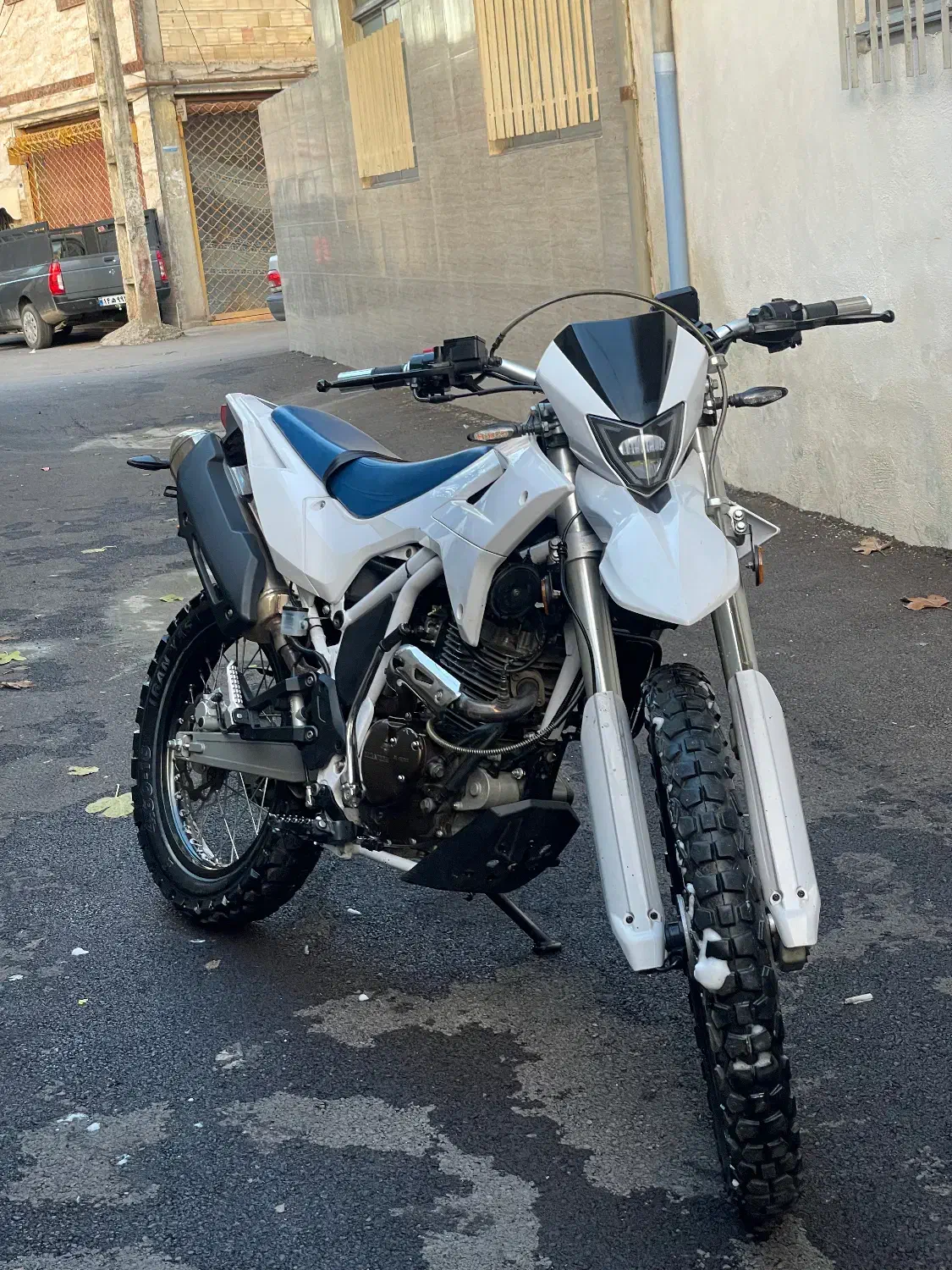 تریل t4|موتورسیکلت|رشت, استقامت ۲|دیوار