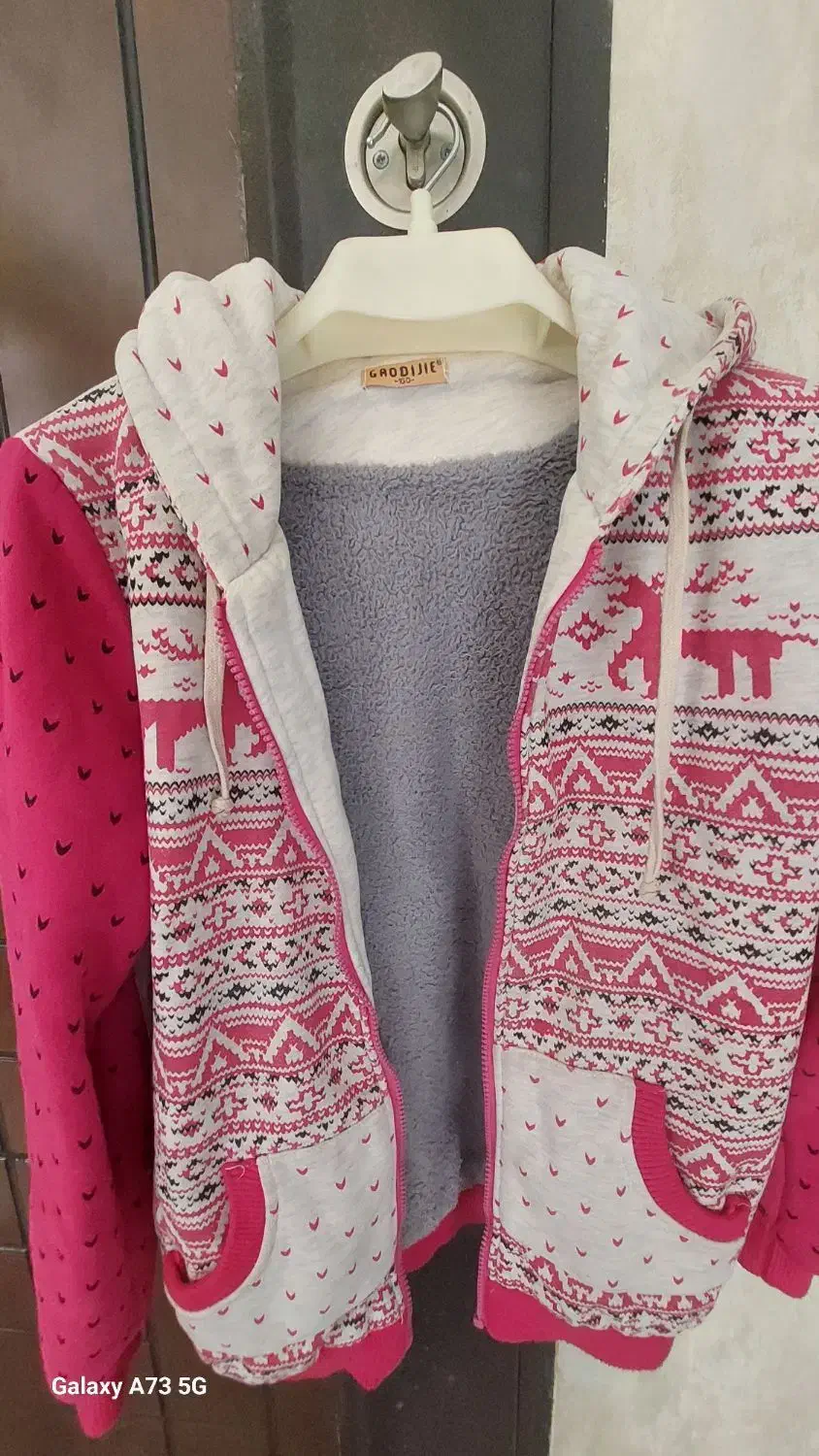 سویشرت خارجی گرم وشیک در حد نوسایز ۴۲|لباس|خرمآباد, |دیوار