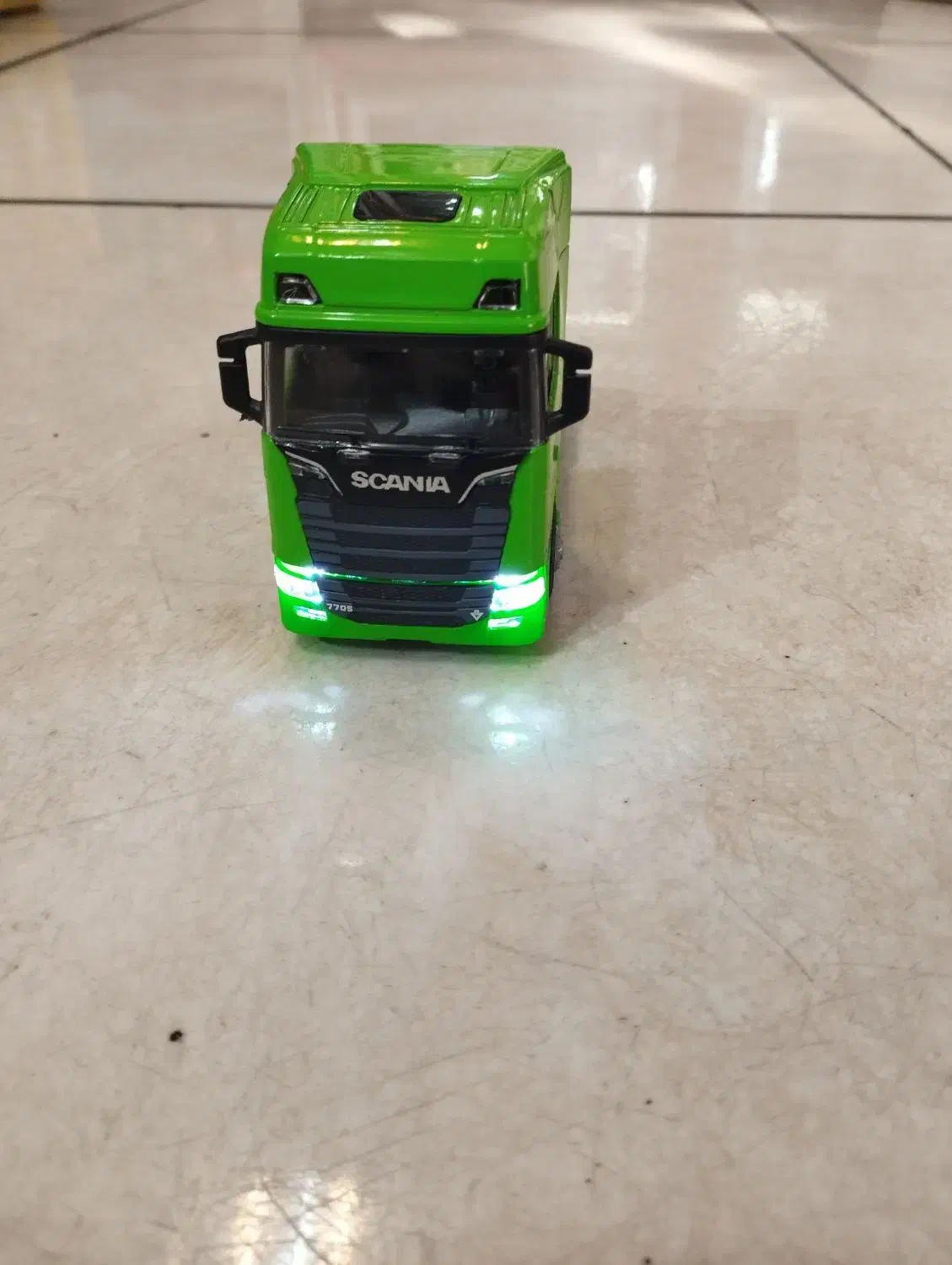 ماشین فلزی  تریلی قدرتی|اسباب‌‌بازی|تبریز, |دیوار